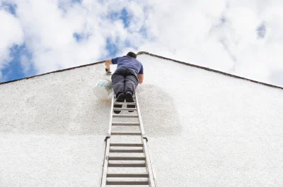 Peinture extérieure aux Pins — façades et ravalement